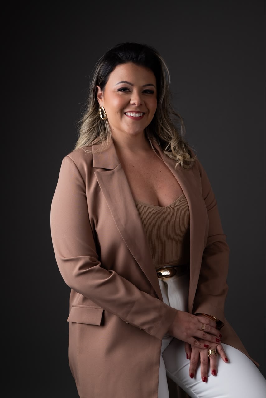 Dra. Camila Laporte, advogada responsável